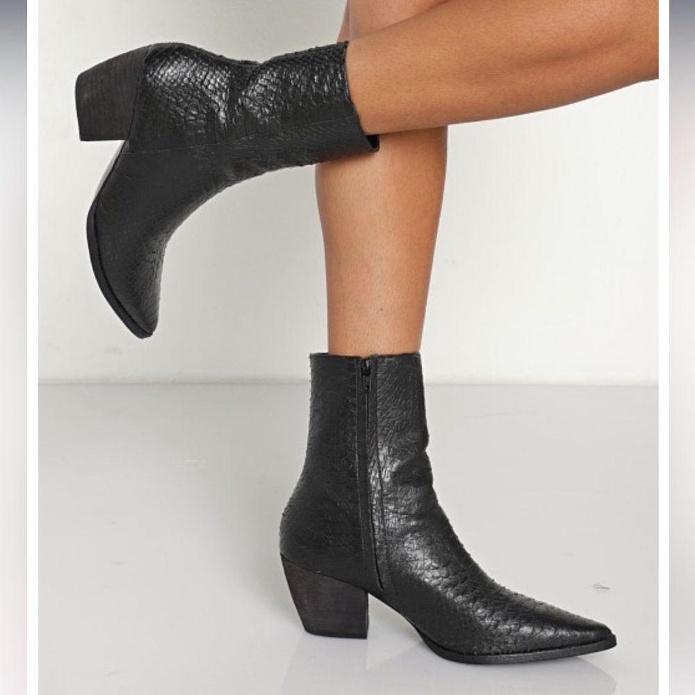 Matisse Caty Leather Bootie Black Snake